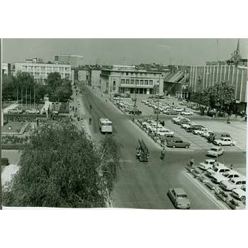 Pohľad na námestie v roku 1982
